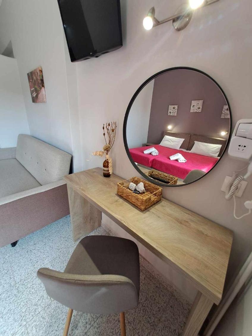Ilias Apartment *